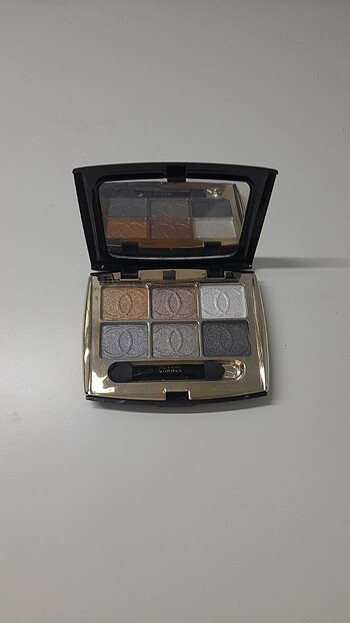 CHANEL Far Paleti