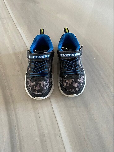 Skechers 24 numara spor ayakkabı