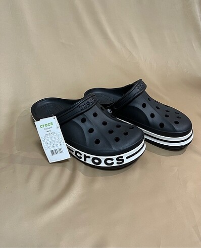 Siyah crocs
