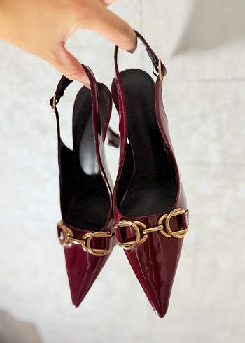 38 Beden Bordo Parlak Deri Tokalı Stiletto