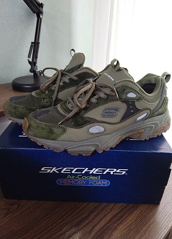 SKECHERS