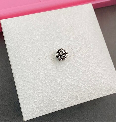 kar tanesi charm