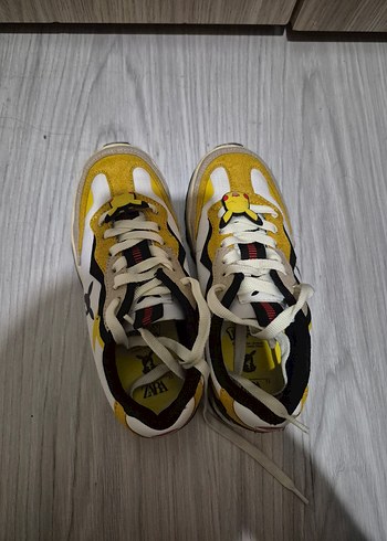 33 Beden çeşitli Renk Zara Pokemon 33 numara Spor Ayakkabı