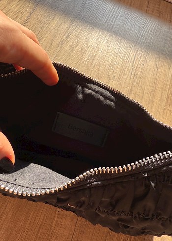 Beden siyah Renk Zincir Detaylı Siyah Nakışlı Kadın Çanta