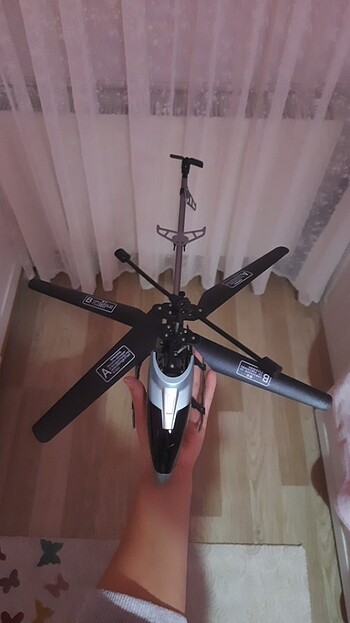 Uzaktan kumandalı helikopter