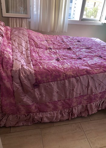 Mor Nakışlı Parlak Yatak Örtüsü - Görsel 5