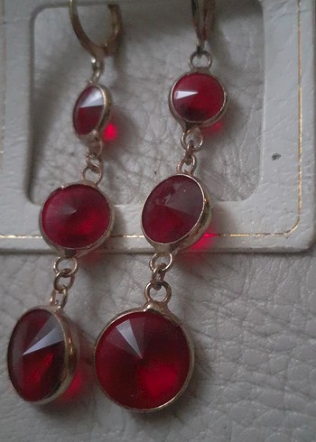 Zincir Detaylı Kırmızı Uzun Küpe - Görsel 3