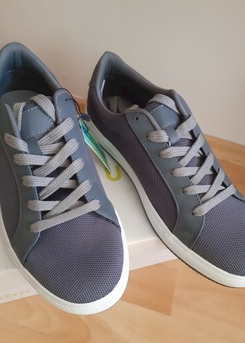 43 Beden Gri Erkek Spor Ayakkabı Velcro Detaylı