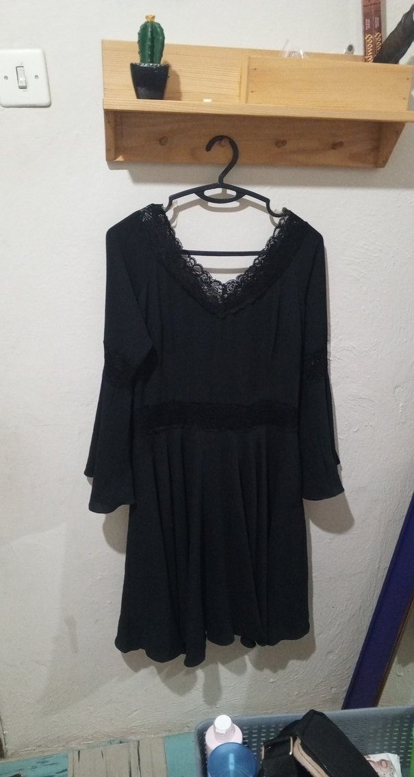 V Yaka Siyah Midi Gotik Elbise - Görsel 4