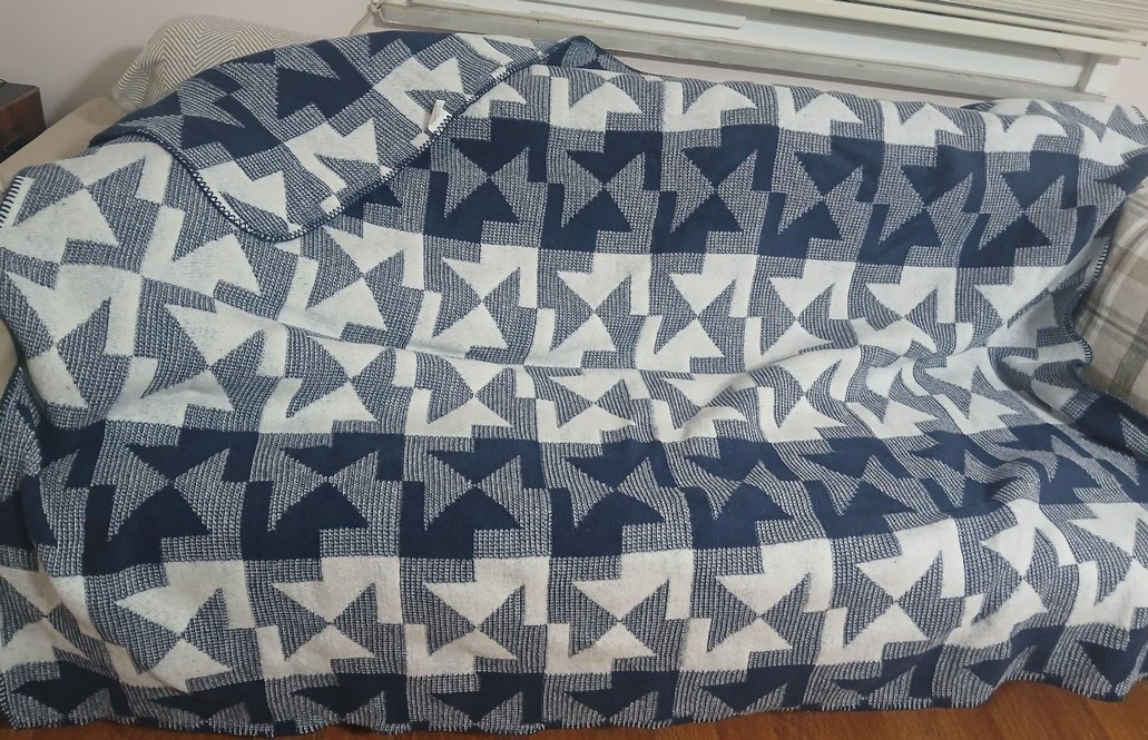 Mavi ve Gri Desenli Battaniye - Görsel 5