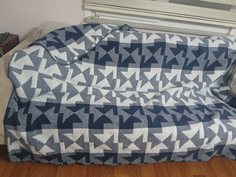 Mavi ve Gri Desenli Battaniye - Görsel 4