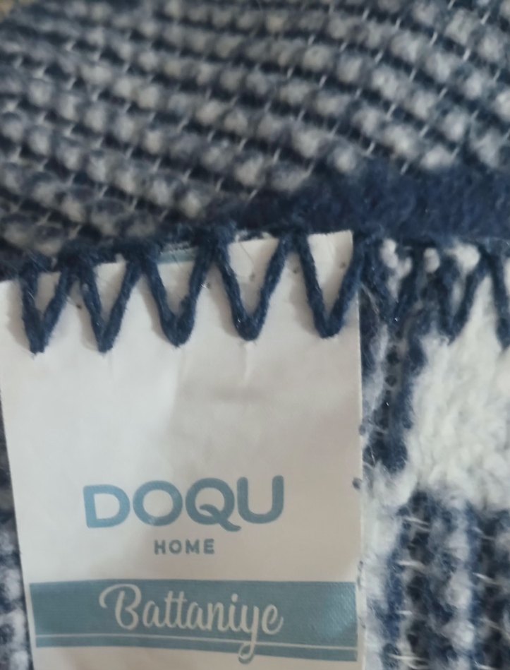 Mavi ve Gri Desenli Battaniye - Görsel 3