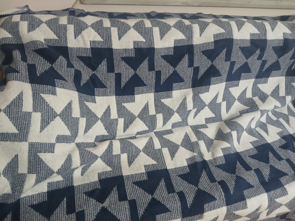 Mavi ve Gri Desenli Battaniye - Görsel 2