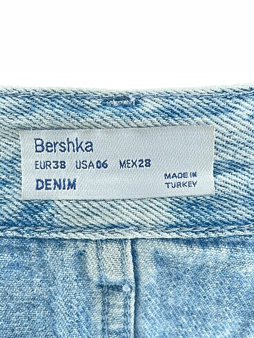 38 Beden mavi Renk Bershka Jean / Kot Şort %70 İndirimli.