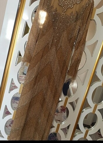 Gold elbise