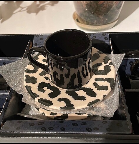 2 li kahve fincanı leopar desenli