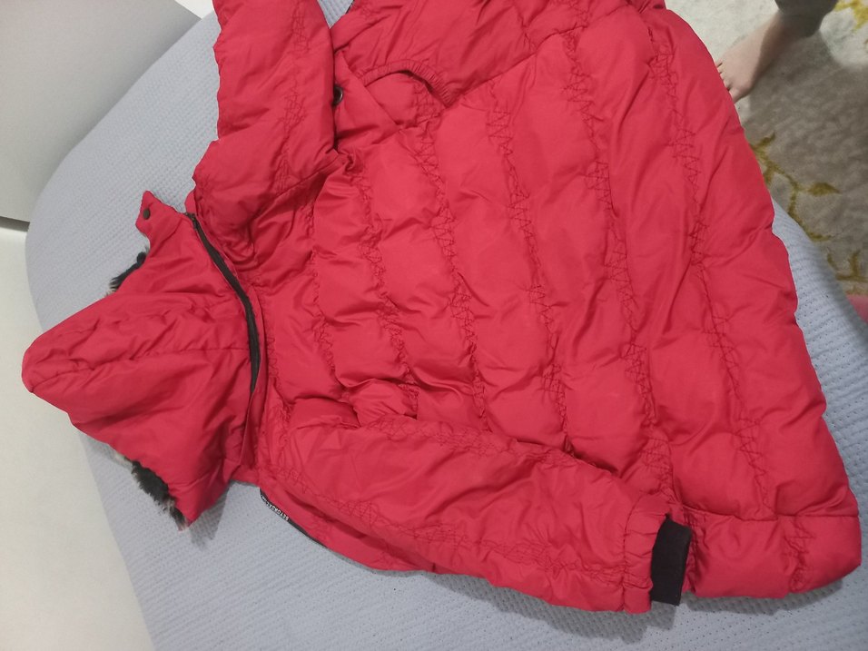 Kız Çocuk kirmizi Kürklü Kapüşonlu Mont - Görsel 3