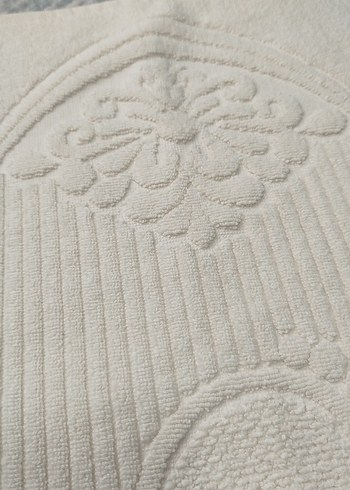 Nakışlı Krem Ayak Havlusu - Görsel 2