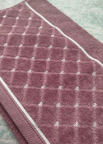 Bordo Nakışlı Parlak El Havlusu - Görsel 3