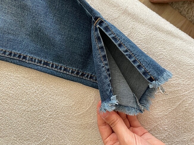 Diğer Yan detaylı kot pantolon