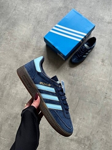 Adidas spezial