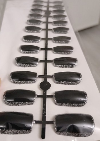 Parlak Siyah Tırnak Süslemeli takma tırnak - Görsel 4