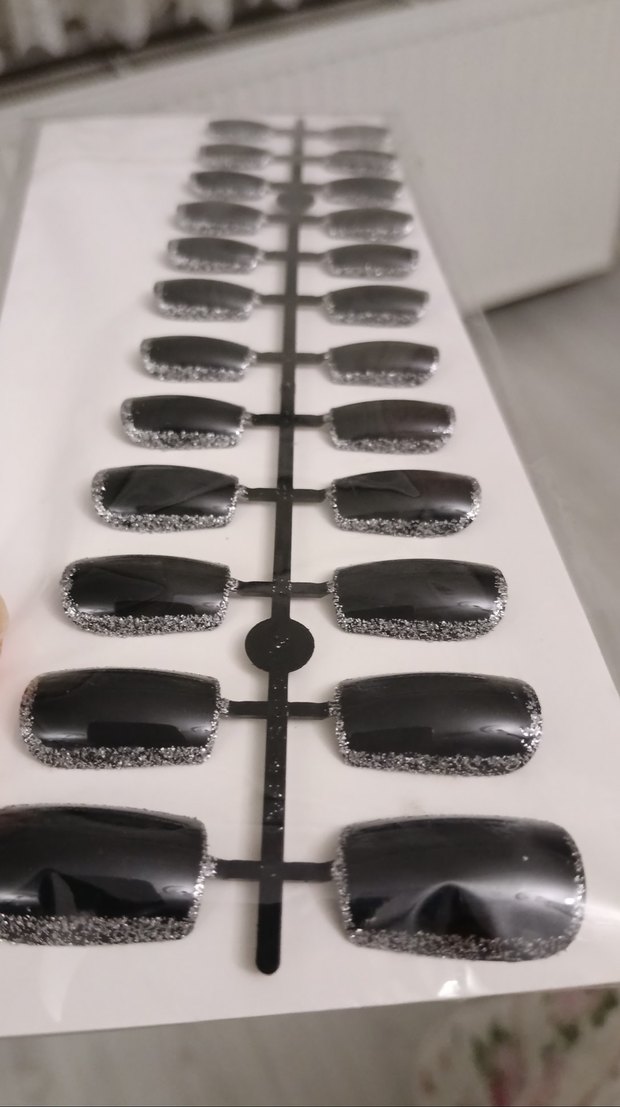 Parlak Siyah Tırnak Süslemeli takma tırnak - Görsel 4