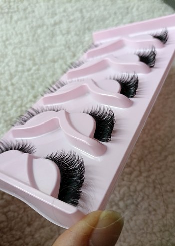 Latina  Kirpik - Görsel 3