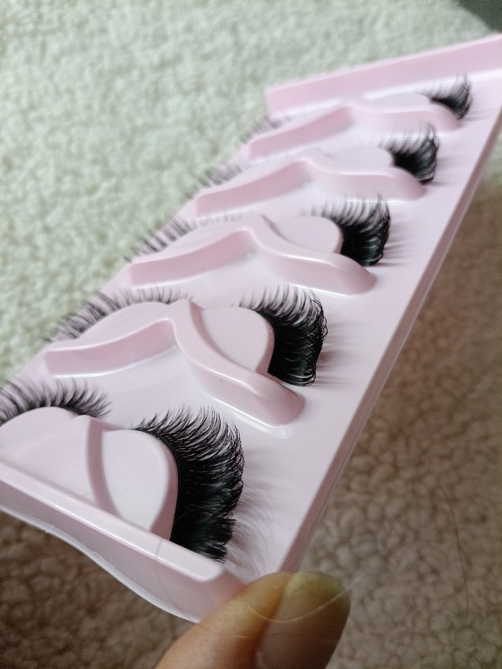 Latina  Kirpik - Görsel 3