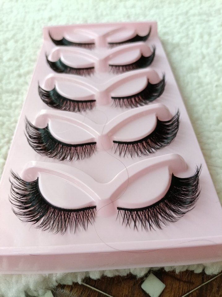 Latina  Kirpik - Görsel 2