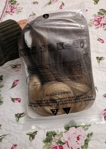 Bej Gri Sentetik Kumaş Uzun Dalgalı Peruk - Görsel 6