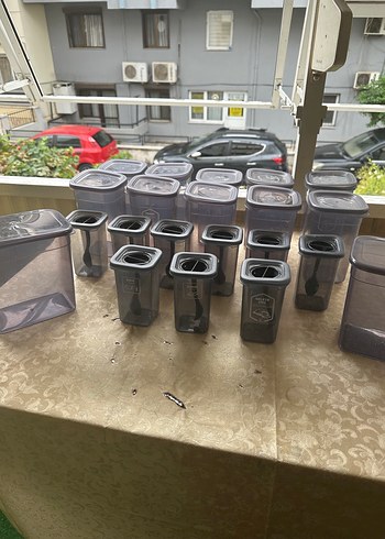 Diğer Koyu Gri Plastik Saklama Kapları Seti