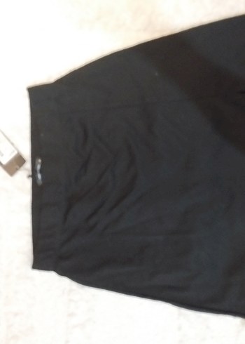 Siyah Mini Yırtmaçlı Etek