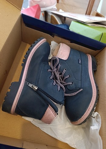 Kızlar için Koyu Mavi Tokalı Lastik Bot - Görsel 3