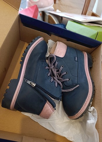 Kızlar için Koyu Mavi Tokalı Lastik Bot - Görsel 4