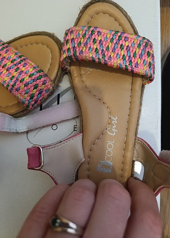 Kız Çocuk Bej Tokalı Terlik - Görsel 3