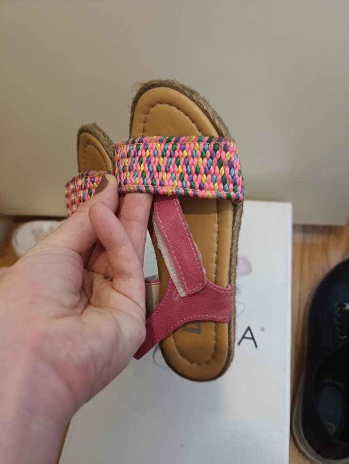 Kız Çocuk Bej Tokalı Terlik - Görsel 2