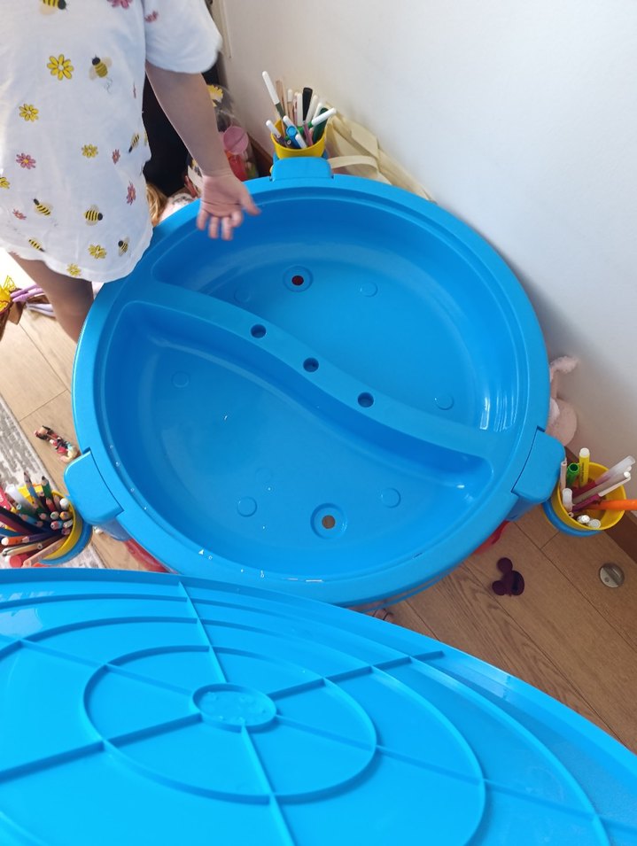 Çocuklar için renkli mavi oyun masası - Görsel 5