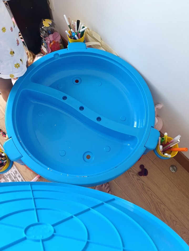 Çocuklar için renkli mavi oyun masası - Görsel 4