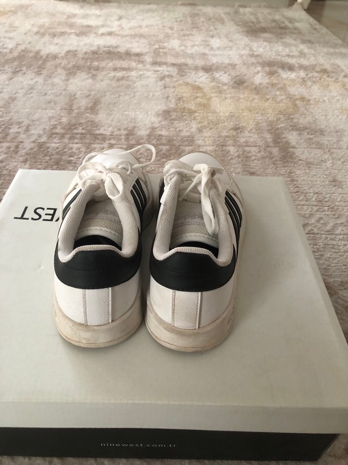 36.5 numara adidas marka ayakkabı - Görsel 3