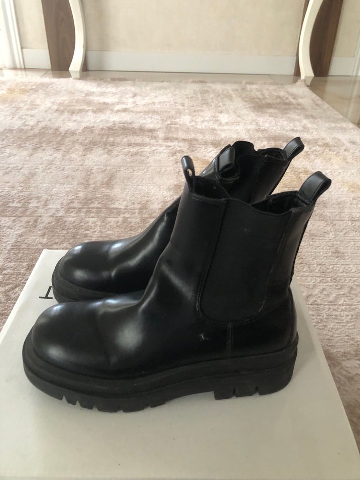 36 numara Ninewest marka bot - Görsel 2