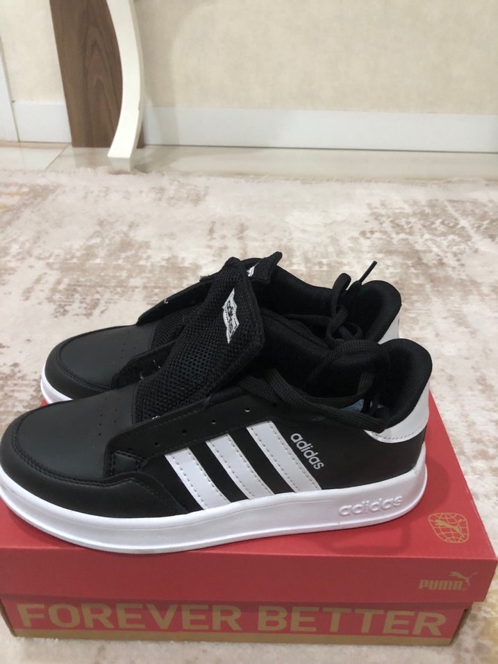 42 numara Adidas marka ayakkabı - Görsel 2