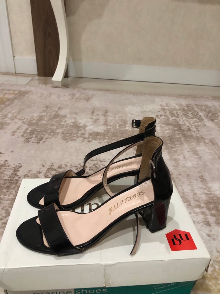 Siyah Tüylü Blok Topuklu Kadın Abiye Ayakkabı - Görsel 2