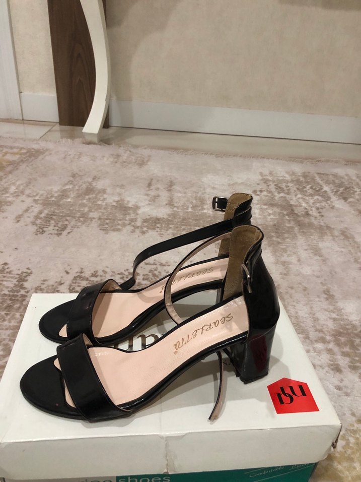 Siyah Tüylü Blok Topuklu Kadın Abiye Ayakkabı - Görsel 3