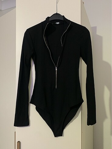Fermuarlı bodysuit