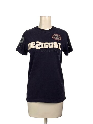 Desigual T-shirt %70 İndirimli.