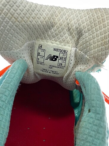 40,5 Beden çeşitli Renk New Balance Spor Ayakkabı %70 İndirimli.