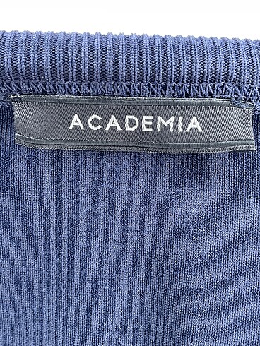 m Beden çeşitli Renk Academia Takım Elbise %70 İndirimli.