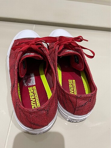 41 Beden kırmızı Renk CONVERSE 41 KIRMIZI ORJİNAL KULLANILMADI