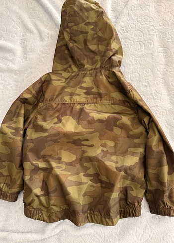 Kapüşonlu Kamuflaj Desenli Erkek Çocuk Mont - Görsel 3